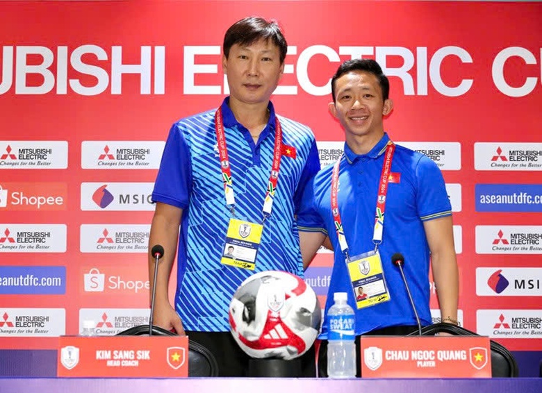 HLV Kim Sang-sik chỉ ra kh&oacute; khăn lớn nhất của tuyển Việt Nam khi t&aacute;i đấu Th&aacute;i Lan- Ảnh 1.