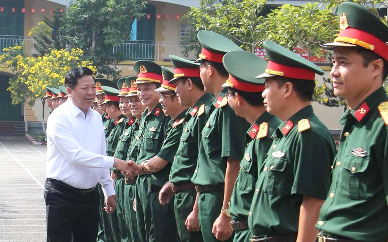 Bộ trưởng Trần Hồng Minh thăm Trường Sĩ quan C&ocirc;ng binh- Ảnh 1.