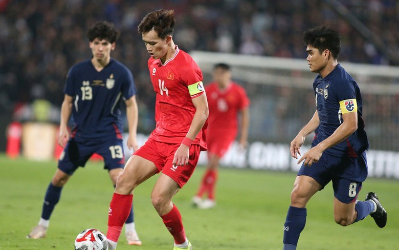 CĐV Đ&ocirc;ng Nam &Aacute; đua nhau gửi &ldquo;qu&agrave;&rdquo; cho tuyển Việt Nam sau chức v&ocirc; địch AFF Cup 2024