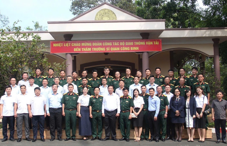 Bộ trưởng Trần Hồng Minh thăm Trường Sĩ quan C&ocirc;ng binh- Ảnh 3.