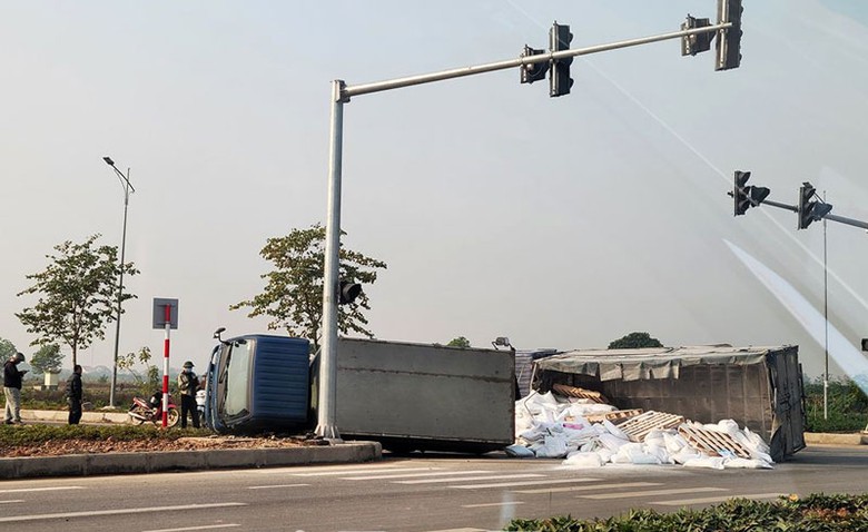 Hiện trường vụ tai nạn - Ảnh: B&aacute;o Hưng Y&ecirc;n.