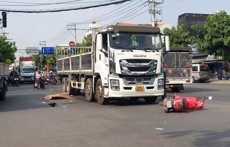 Hiện trường vụ tai nạn thương t&acirc;m.