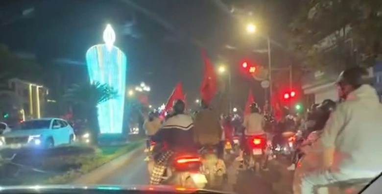 Bịt biển số, lạng l&aacute;ch khi "đi b&atilde;o", 7 thanh ni&ecirc;n Bắc Giang bị phạt nặng- Ảnh 1.