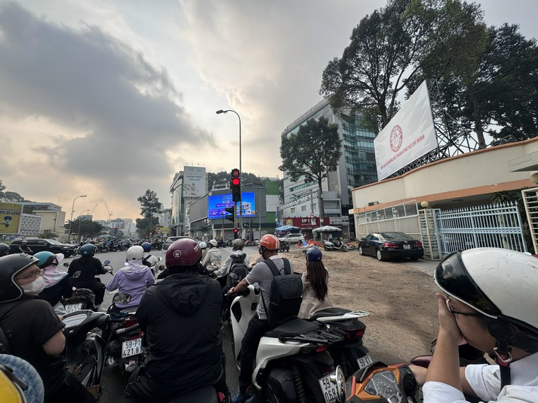 TP.HCM: Ứng dụng AI điều khiến t&iacute;n hiệu đ&egrave;n giao th&ocirc;ng gi&uacute;p bớt &ugrave;n tắc- Ảnh 3.