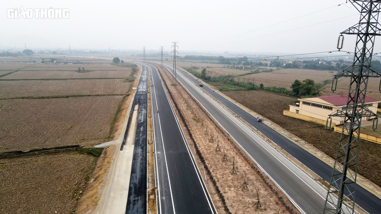 Nỗ lực thông tuyến hành lang Đông Tây 3.600 tỷ ở Hà Nam trước tết Nguyên đán- Ảnh 1. Nỗ lực thông tuyến hành lang Đông Tây 3.600 tỷ ở Hà Nam trước tết Nguyên đán- Ảnh 1.