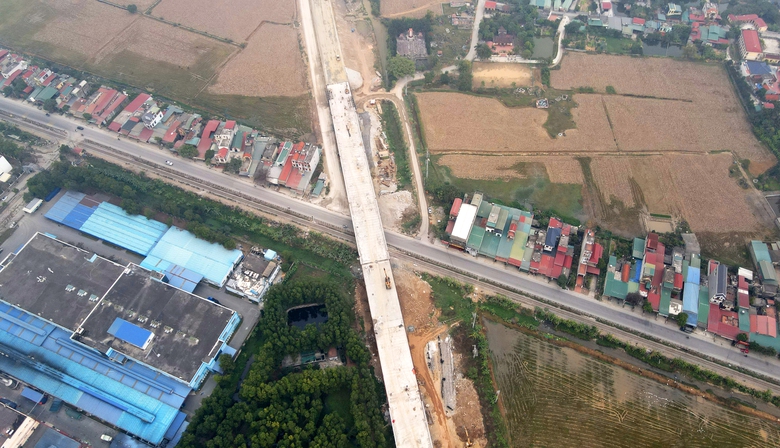 Nỗ lực thông tuyến hành lang Đông Tây 3.600 tỷ ở Hà Nam trước tết Nguyên đán- Ảnh 12. Nỗ lực thông tuyến hành lang Đông Tây 3.600 tỷ ở Hà Nam trước tết Nguyên đán- Ảnh 12.