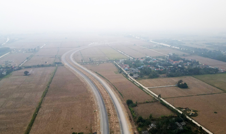 Nỗ lực thông tuyến hành lang Đông Tây 3.600 tỷ ở Hà Nam trước tết Nguyên đán- Ảnh 13. Nỗ lực thông tuyến hành lang Đông Tây 3.600 tỷ ở Hà Nam trước tết Nguyên đán- Ảnh 13.