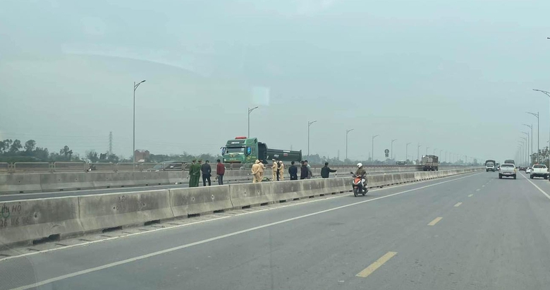 Hưng Y&ecirc;n: Hai vụ tai nạn với xe tải l&agrave;m 2 người tử vong- Ảnh 1.