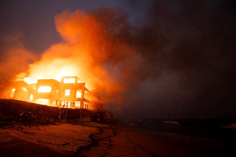 Mỹ: Cảnh tượng hơn 1.000 ng&ocirc;i nh&agrave; ch&igrave;m trong biển lửa- Ảnh 4.