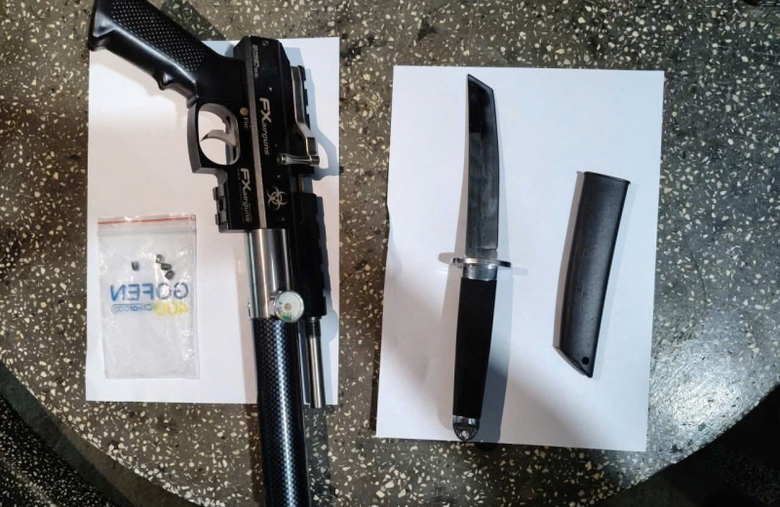 Kh&aacute;nh H&ograve;a: Bắt giữ đối tượng t&agrave;ng trữ 3 khẩu s&uacute;ng tr&aacute;i ph&eacute;p- Ảnh 1.