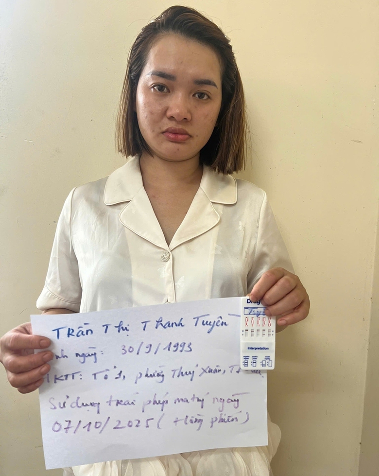 Huế: Bắt giữ đối tượng t&agrave;ng trữ tr&aacute;i ph&eacute;p số lượng lớn ma t&uacute;y- Ảnh 1.