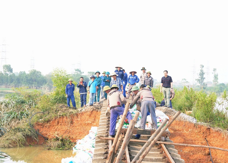 Chủ tịch H&agrave; Nội kiểm tra, chỉ đạo khắc phục hậu quả mưa lũ tại Đa Ph&uacute;c, Trung Gi&atilde;- Ảnh 3.