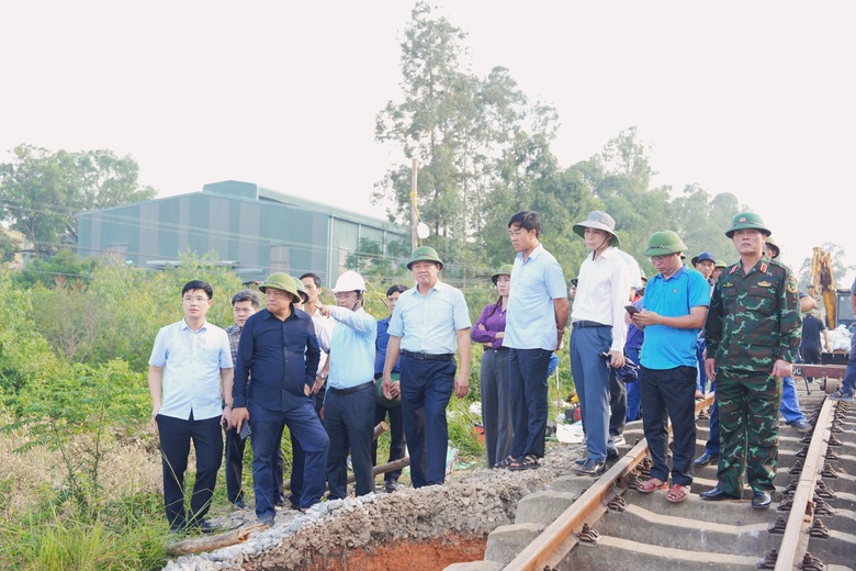 Chủ tịch H&agrave; Nội kiểm tra, chỉ đạo khắc phục hậu quả mưa lũ tại Đa Ph&uacute;c, Trung Gi&atilde;- Ảnh 6.