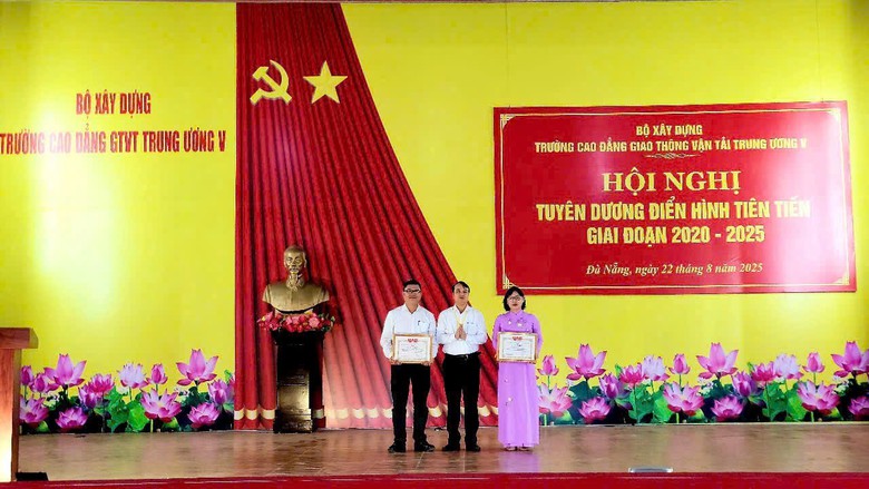 Trường Cao đẳng Giao th&ocirc;ng vận tải Trung ương V thu tr&aacute;i ngọt từ c&aacute;c phong tr&agrave;o thi đua- Ảnh 2.