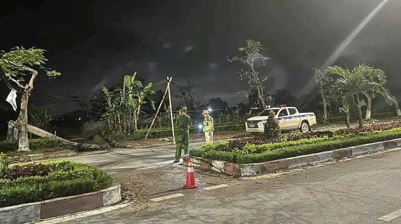 Vấp phải sợi d&acirc;y sa xuống đường, nguy&ecirc;n chủ tịch x&atilde; tử vong thương t&acirc;m- Ảnh 1.