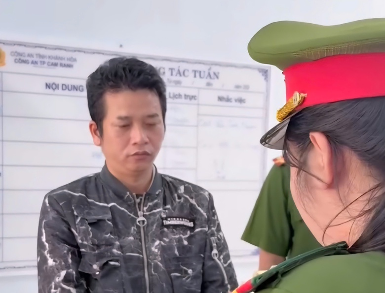 Bắt giữ kẻ đ&acirc;m trọng thương chồng cũ của người t&igrave;nh- Ảnh 1.