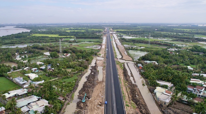 Đồng Nai làm ngày làm đêm để kịp thông xe cao tốc và Vành đai 3 đúng hẹn 19/12- Ảnh 2. Đồng Nai làm ngày làm đêm để kịp thông xe cao tốc và Vành đai 3 đúng hẹn 19/12- Ảnh 2.