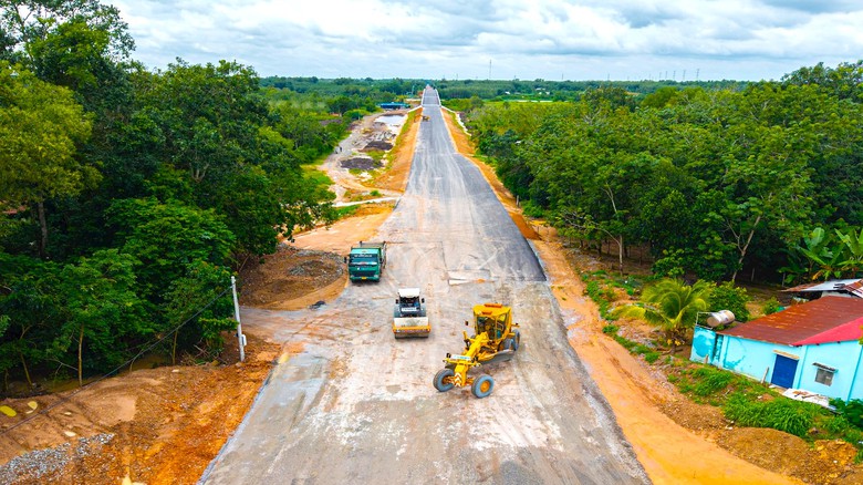 Quyết liệt đẩy tiến độ dự án đường Hồ Chí Minh đoạn Chơn Thành - Đức Hoà- Ảnh 1. Quyết liệt đẩy tiến độ dự án đường Hồ Chí Minh đoạn Chơn Thành - Đức Hoà- Ảnh 1.