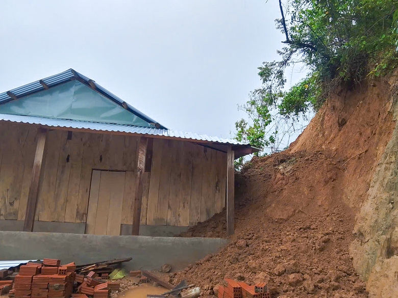 Đ&agrave; Nẵng: Nhiều x&atilde; v&ugrave;ng n&uacute;i sạt lở, thủy điện xả lũ do mưa lớn- Ảnh 2.