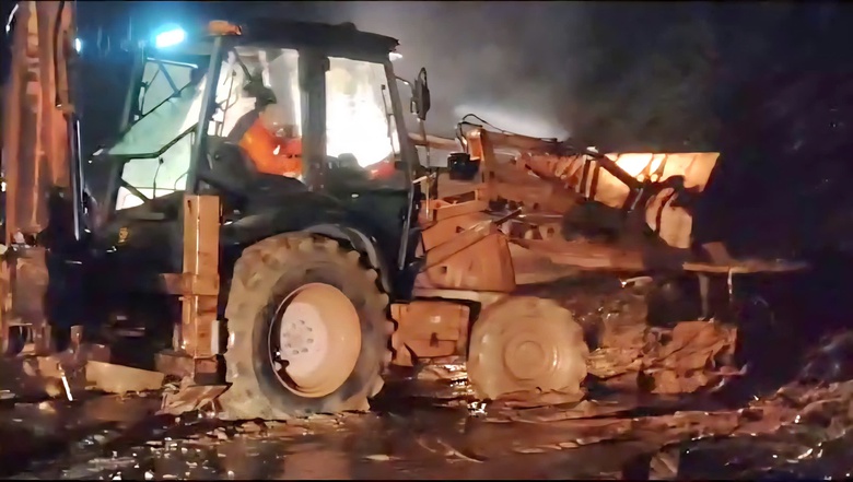 Xuy&ecirc;n đ&ecirc;m khắc phục sạt lở đường Hồ Ch&iacute; Minh qua đ&egrave;o L&ograve; Xo- Ảnh 5.