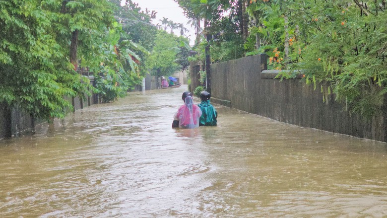 Nhiều nơi tại Quảng Trị ngập s&acirc;u do mưa lũ, đ&atilde; di dời hơn 115 hộ d&acirc;n đến nơi an to&agrave;n- Ảnh 3.