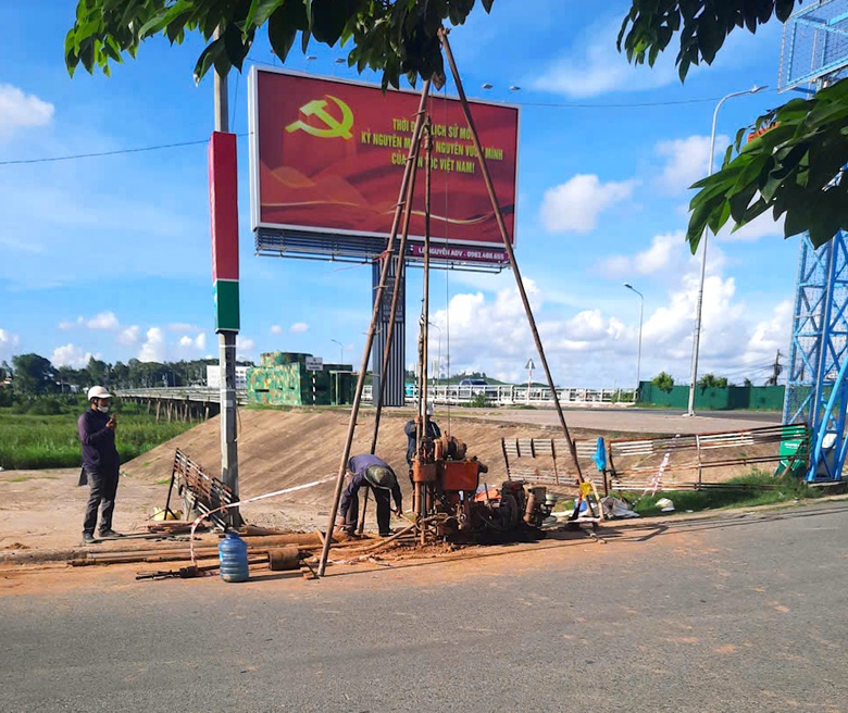 Quảng Ng&atilde;i ho&agrave;n th&agrave;nh khảo s&aacute;t địa h&igrave;nh, khoan địa chất để x&acirc;y dựng cầu gần 2.200 tỷ đồng- Ảnh 2.