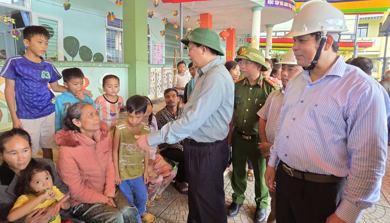 Hai Ph&oacute; Thủ tướng chỉ đạo khẩn trương khắc phục hậu quả mưa lũ tại Quảng Ng&atilde;i- Ảnh 11.