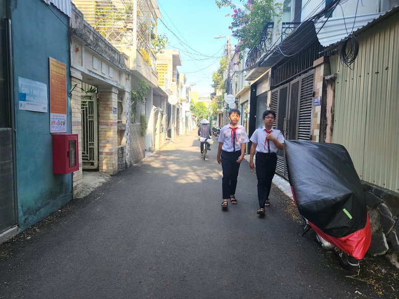 Quảng Ng&atilde;i: Ho&agrave;n th&agrave;nh n&acirc;ng cấp h&agrave;ng chục hẻm phố, người d&acirc;n phấn khởi- Ảnh 5.