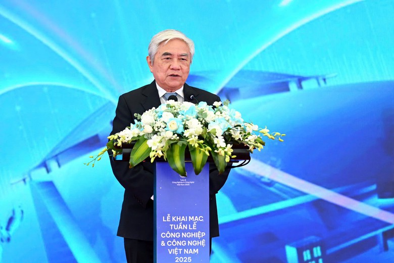 H&agrave;ng trăm "&ocirc;ng lớn" tr&igrave;nh diễn c&ocirc;ng nghệ tại Tuần lễ C&ocirc;ng nghiệp v&agrave; C&ocirc;ng nghệ Việt Nam- Ảnh 2.