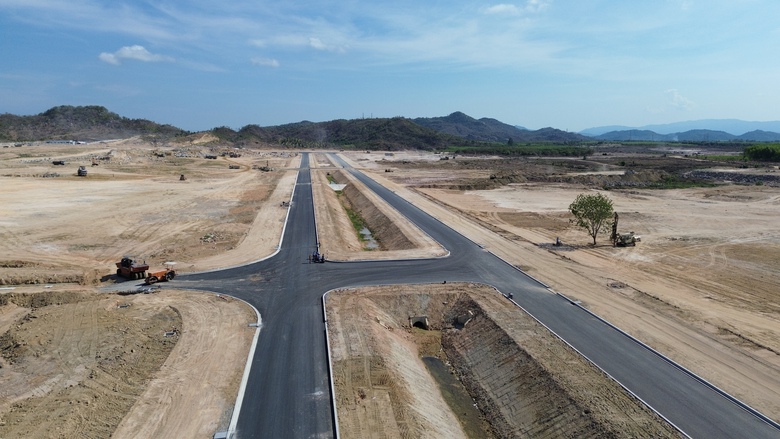 Ho&agrave;n th&agrave;nh thi c&ocirc;ng n&uacute;t giao QL1 kết nối Khu c&ocirc;ng nghiệp T&acirc;n Đức ở L&acirc;m Đồng- Ảnh 2.