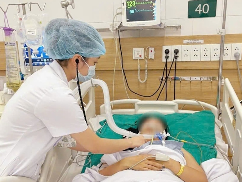 Tiền mất, tật mang v&igrave; dễ d&atilde;i ti&ecirc;m botox thẩm mỹ- Ảnh 1.