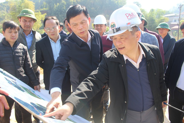 Thứ trưởng L&ecirc; Anh Tuấn: Mở th&ecirc;m mũi thi c&ocirc;ng, đẩy nhanh tiến độ cao tốc Chợ Mới - Bắc Kạn- Ảnh 1.