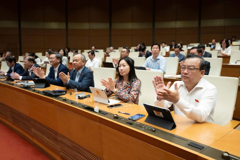 Từ 1/1/2030: Miễn viện ph&iacute; ở mức cơ bản cho người d&acirc;n tham gia bảo hiểm y tế- Ảnh 1.