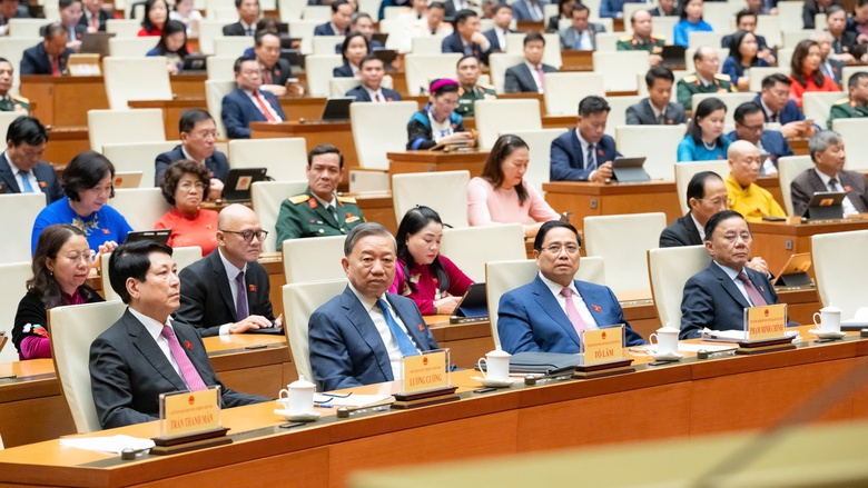 Bế mạc kỳ họp cuối c&ugrave;ng Quốc hội kh&oacute;a XV: Quyết định nhiều vấn đề c&oacute; &yacute; nghĩa lịch sử- Ảnh 3.