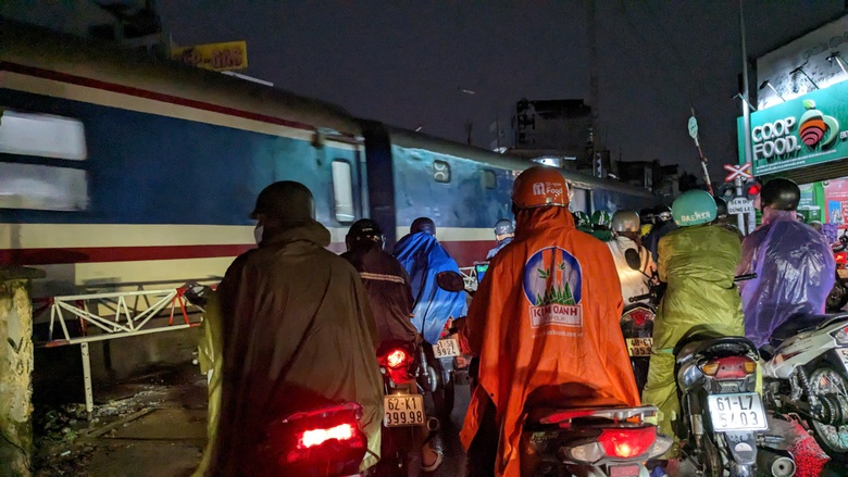 TP.HCM xử l&yacute; dứt điểm lối đi tự mở, bảo đảm an to&agrave;n đường sắt theo Nghị định 65/2018/NĐ-CP- Ảnh 2.