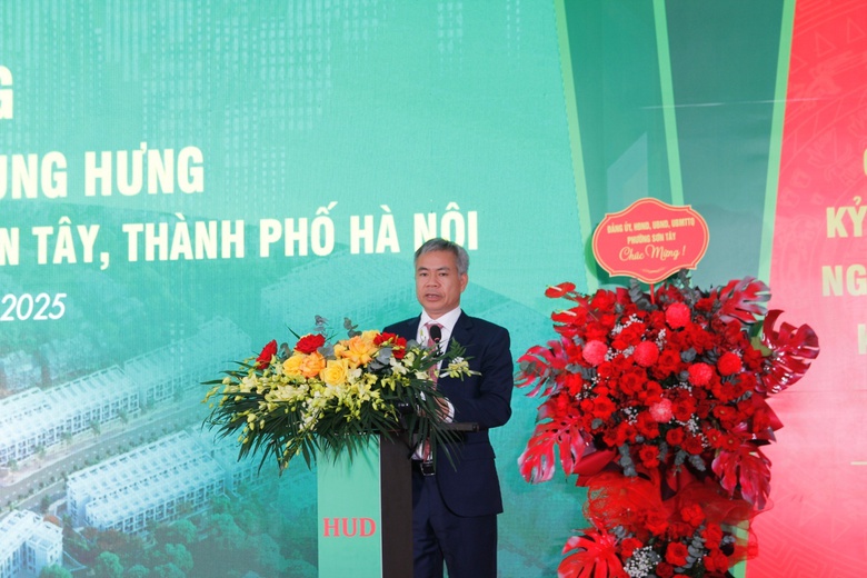 &Ocirc;ng Ng&ocirc; Đ&igrave;nh Ngũ, B&iacute; thư Đảng ủy, Chủ tịch HĐND phường Sơn T&acirc;y đ&aacute;nh gi&aacute; cao nỗ lực của Tổng c&ocirc;ng ty HUD trong lĩnh vực ph&aacute;t triển NƠXH tr&ecirc;n địa b&agrave;n Sơn T&acirc;y.