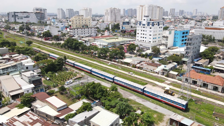 TP.HCM tăng cường bảo đảm an to&agrave;n giao th&ocirc;ng đường sắt theo Th&ocirc;ng tư 34/2025/TT-BXD- Ảnh 2.