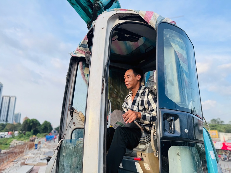 “Vượt nắng thắng mưa”, Vành đai 3 và nút giao An Phú chạy nước rút, bám tiến độ thông xe- Ảnh 5. “Vượt nắng thắng mưa”, Vành đai 3 và nút giao An Phú chạy nước rút, bám tiến độ thông xe- Ảnh 5.