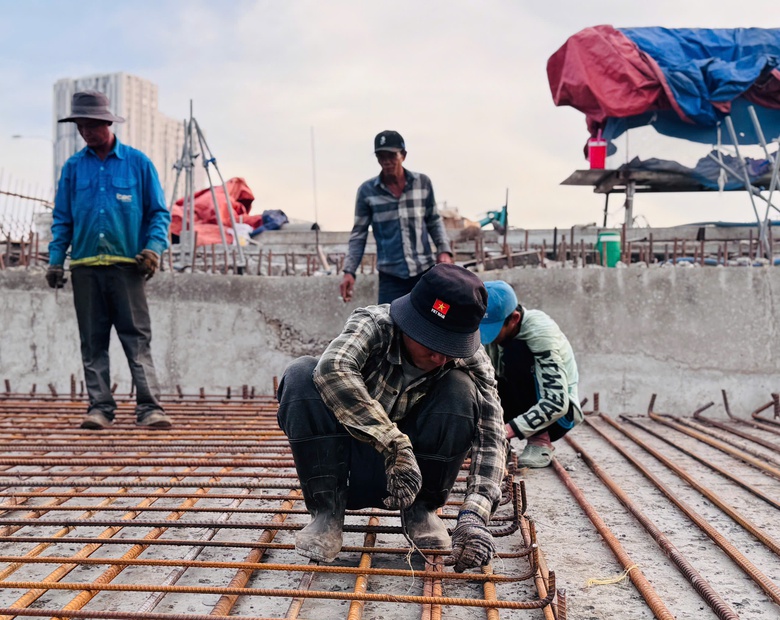 “Vượt nắng thắng mưa”, Vành đai 3 và nút giao An Phú chạy nước rút, bám tiến độ thông xe- Ảnh 8. “Vượt nắng thắng mưa”, Vành đai 3 và nút giao An Phú chạy nước rút, bám tiến độ thông xe- Ảnh 8.