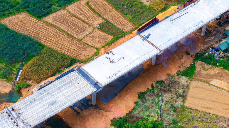 Dồn lực thi công, thông tuyến hai cao tốc lớn qua Lạng Sơn, Cao Bằng dịp 19/12- Ảnh 2. Dồn lực thi công, thông tuyến hai cao tốc lớn qua Lạng Sơn, Cao Bằng dịp 19/12- Ảnh 2.