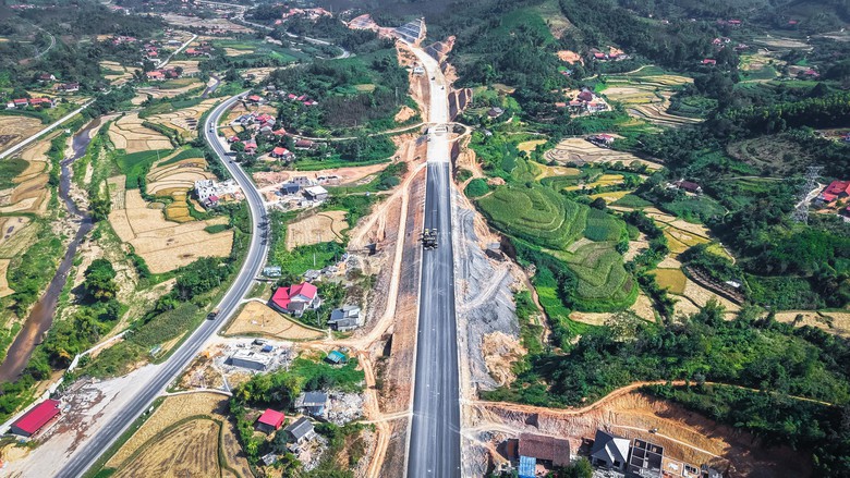 Dồn lực thi công, thông tuyến hai cao tốc lớn qua Lạng Sơn, Cao Bằng dịp 19/12- Ảnh 1. Dồn lực thi công, thông tuyến hai cao tốc lớn qua Lạng Sơn, Cao Bằng dịp 19/12- Ảnh 1.