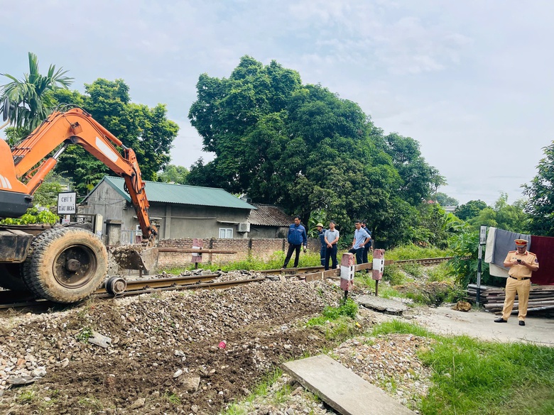 Nghị định 140/2025/NĐ-CP: Địa phương siết chặt đường ngang tự ph&aacute;t, bảo đảm an to&agrave;n- Ảnh 1.