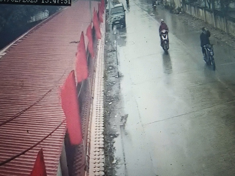 Bắt giam nam thanh ni&ecirc;n đ&aacute; v&agrave;o đầu nạn nh&acirc;n sau va chạm giao th&ocirc;ng- Ảnh 1.