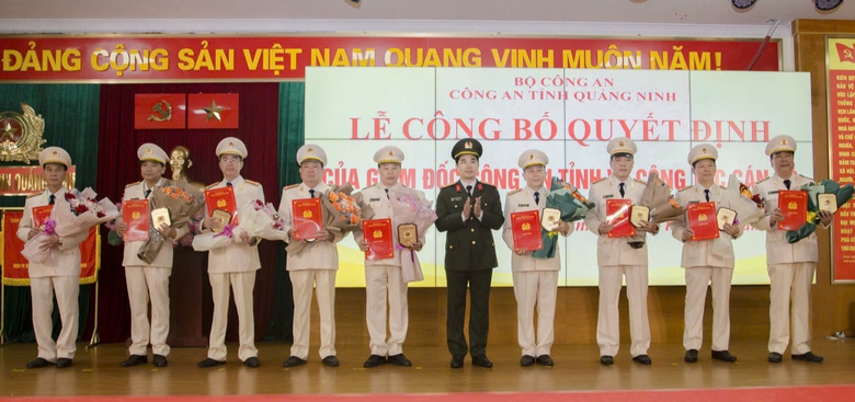 9 l&atilde;nh đạo, chỉ huy cấp ph&ograve;ng C&ocirc;ng an tỉnh Quảng Ninh xin nghỉ hưu trước tuổi- Ảnh 1.