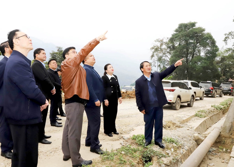 H&agrave; Giang: L&ecirc;n phương &aacute;n di dời một thị trấn do sạt lở- Ảnh 2.