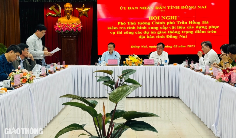 Trong tháng 2 giải quyết xong đất, đá phục vụ cao tốc và sân bay Long Thành- Ảnh 2. Trong tháng 2 giải quyết xong đất, đá phục vụ cao tốc và sân bay Long Thành- Ảnh 2.