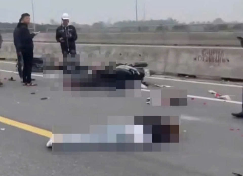 Nh&oacute;m thanh ni&ecirc;n lạng l&aacute;ch đ&aacute;nh v&otilde;ng đi "tiễn bạn", 1 người chết, 3 người bị thương- Ảnh 1.