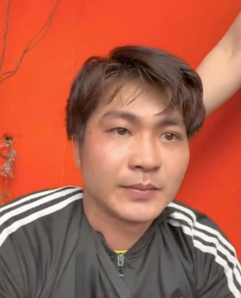 Bắt giữ nghi can d&ugrave;ng r&igrave;u cướp tiệm v&agrave;ng khi đang đi b&aacute;n v&agrave;ng ở Đồng Nai- Ảnh 1.