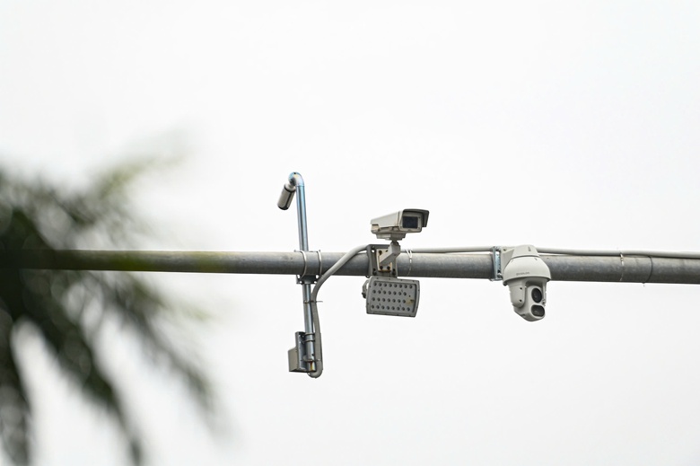 CSGT H&agrave; Nội xử phạt qua "mắt thần", t&agrave;i xế xe m&aacute;y vi phạm t&acirc;m phục khẩu phục- Ảnh 2.