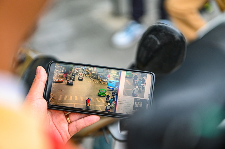 CSGT H&agrave; Nội xử phạt qua "mắt thần", t&agrave;i xế xe m&aacute;y vi phạm t&acirc;m phục khẩu phục- Ảnh 6.